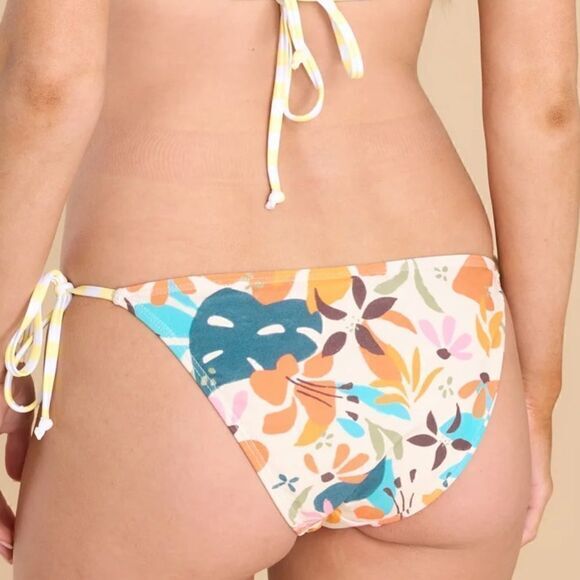 Floral String Bikini - Picture 13 of 16